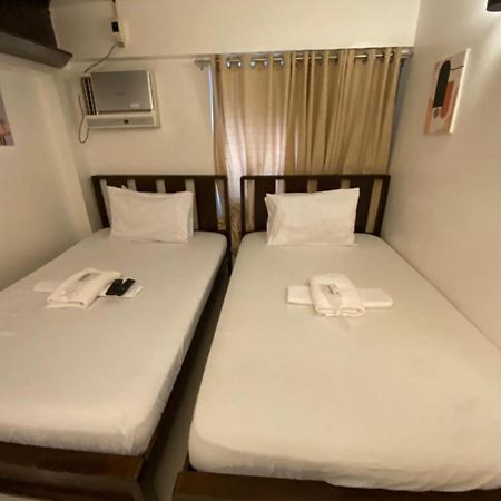 Hotel E Relaxed Haven Transient House Pasay Esterno foto