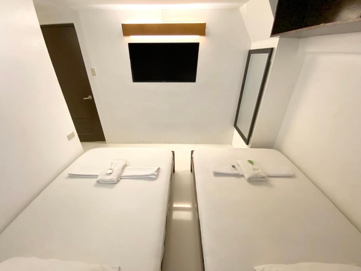 Hotel E Relaxed Haven Transient House Pasay Esterno foto